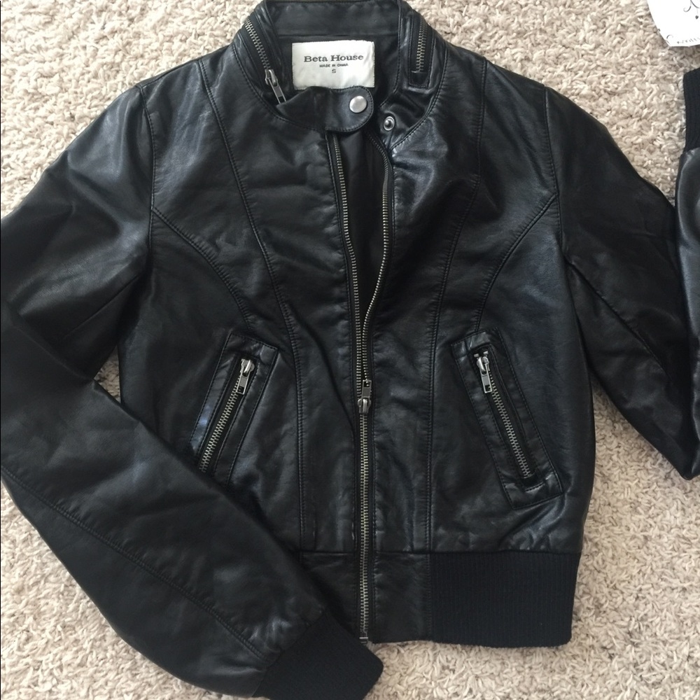 ADORABLE Black Jacket!!